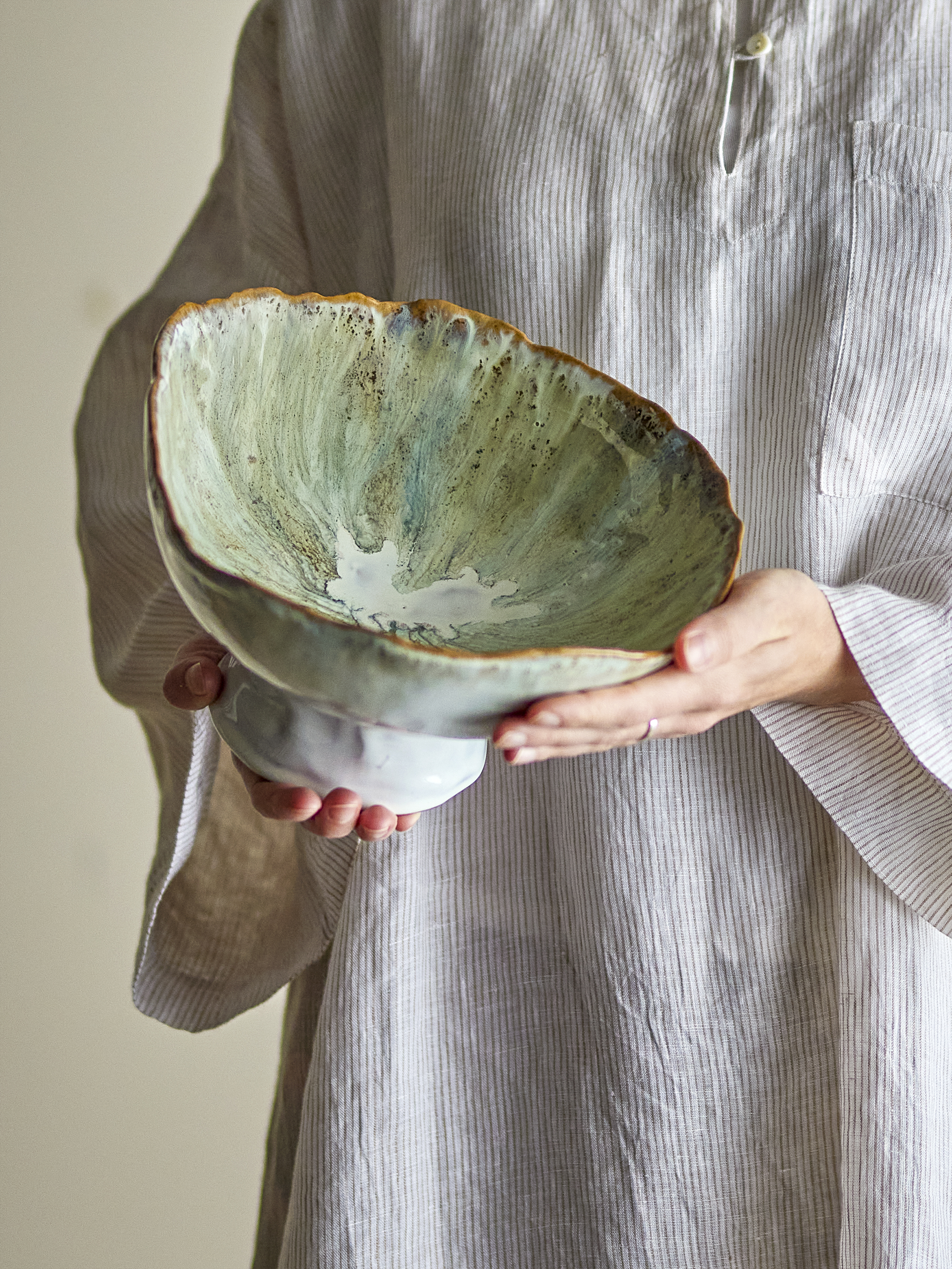 Bloomingville　ボウル Nanuka Pedestal Bowl, Nature, FSC 100%® Mango