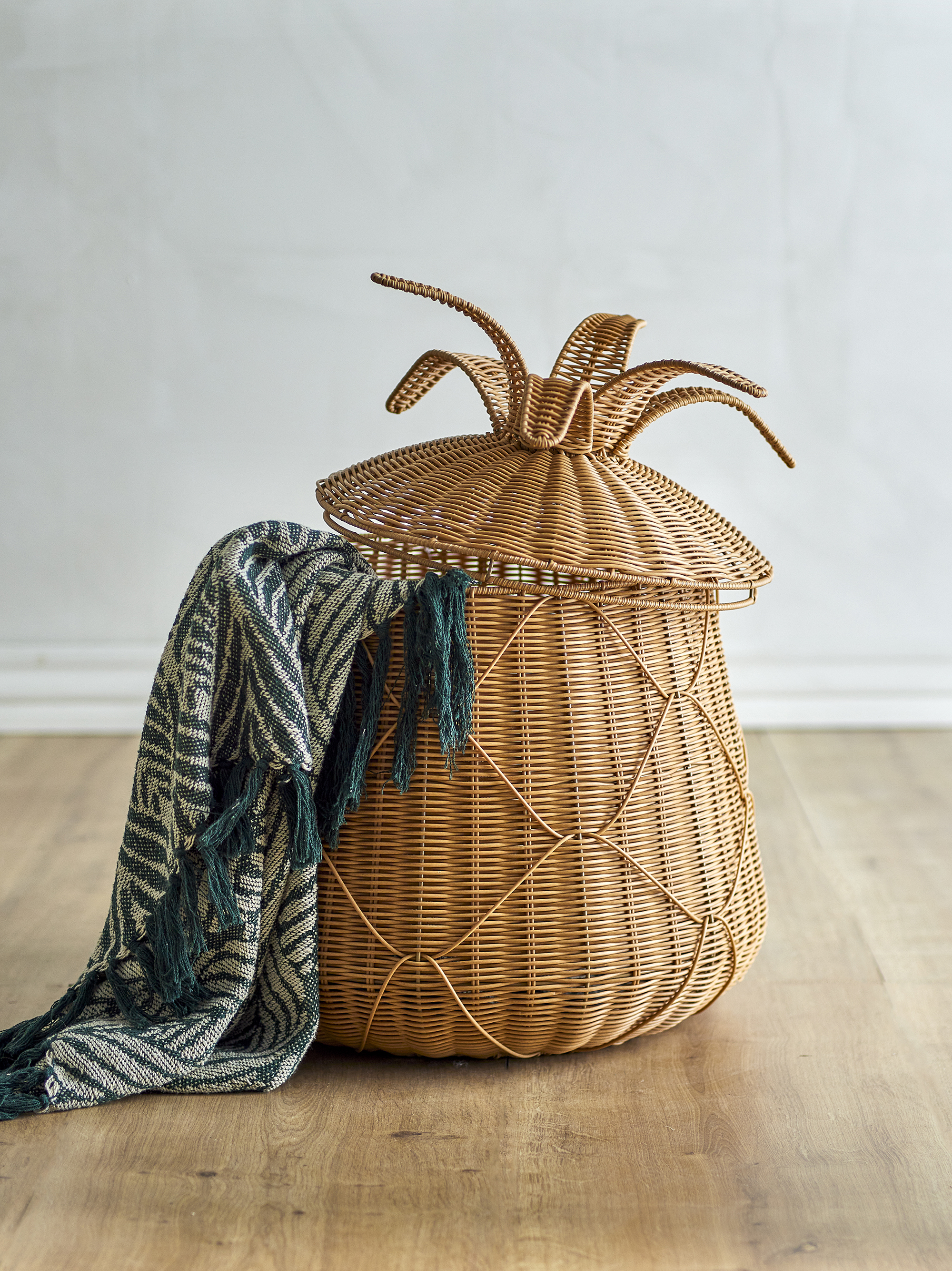 Peri Basket w/Lid, Nature, Water Hyacinth